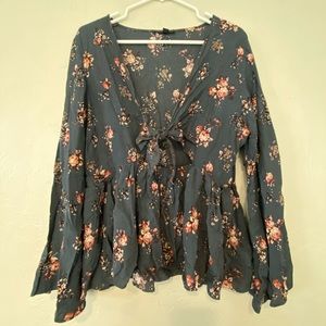 American Eagle Floral Keyhole Blouse